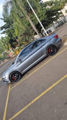 VOLKSWAGEN JETTA 1.4 250 TSI TOTAL FLEX R-LINE TIPTRONIC VOLKSWAGEN JETTA 1.4 250 TSI TOTAL FLEX R-LINE TIPTRONIC